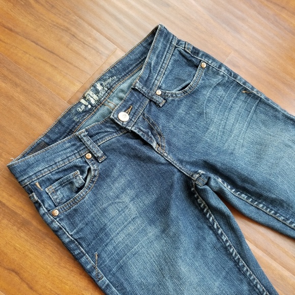 Crop Boycut Blue Jeans - Picture 2 of 3